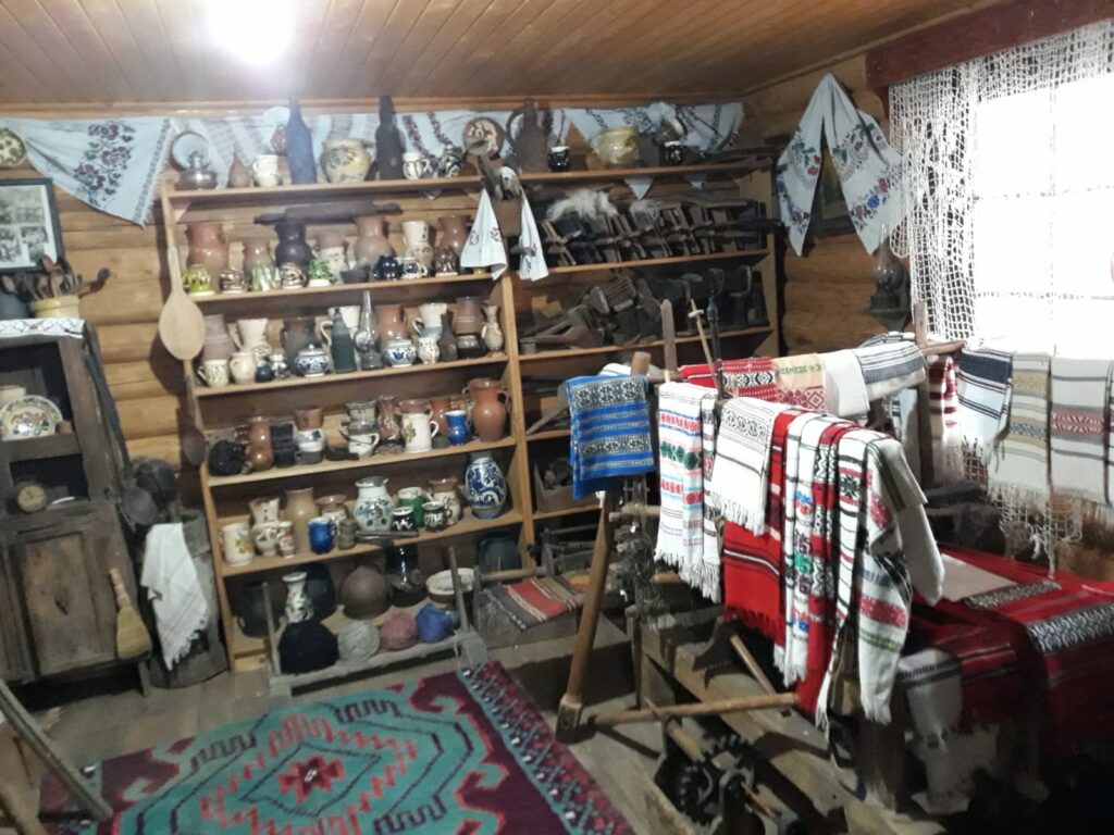 Apa vie a creației populare – lada de zestre