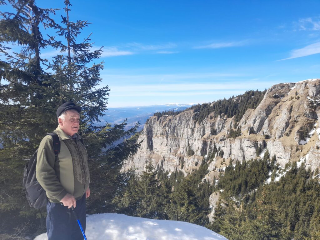 S-a mai dus un profesor… Vasile Ţăruş Tăruş